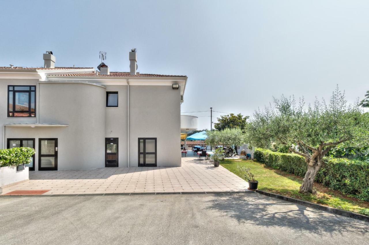 Apartments El Faro Savudrija Luaran gambar