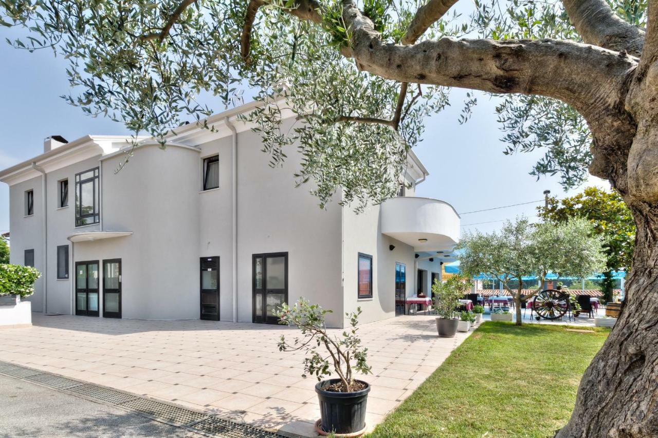 Apartments El Faro Savudrija Luaran gambar